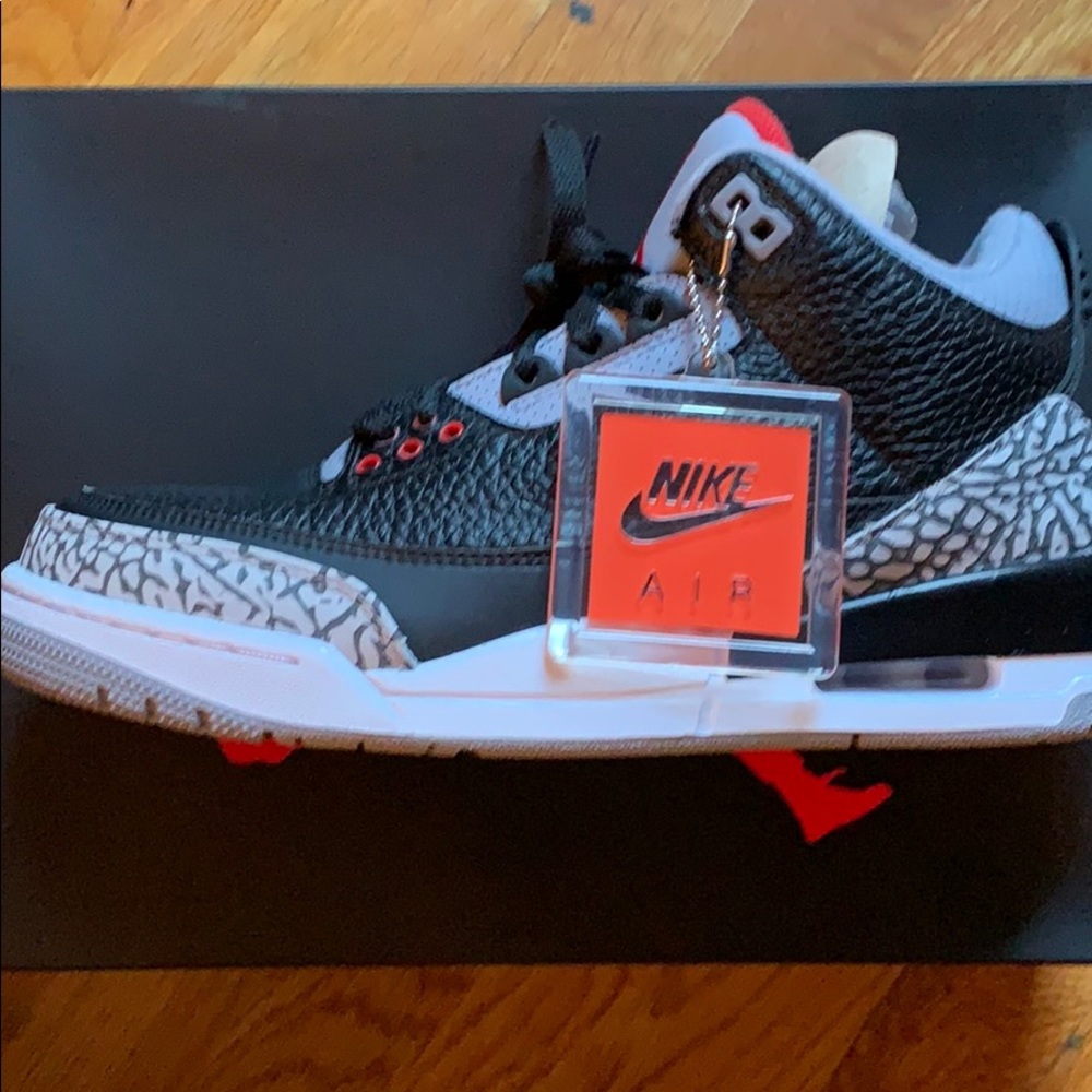NIKE Air Jordan 3 Retro OG - Picture 2 of 4